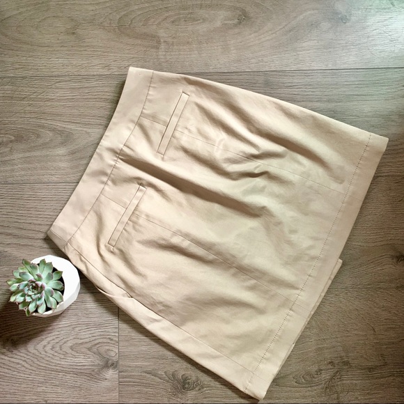 Club Monaco Khaki Skirt - Picture 2 of 3